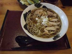 肉そばの肉が鶏とは知りませんでした。