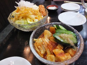 まず野菜から食わねばさ。